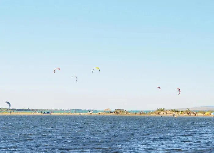 Beautiful In With Kitchen דירה