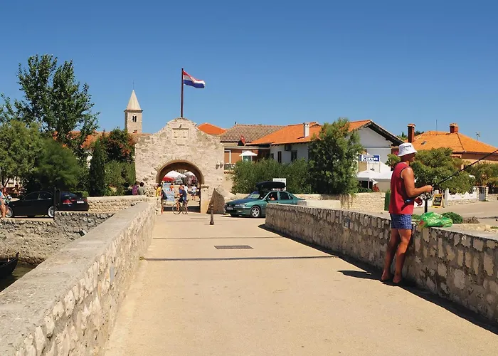 Beautiful In With Kitchen