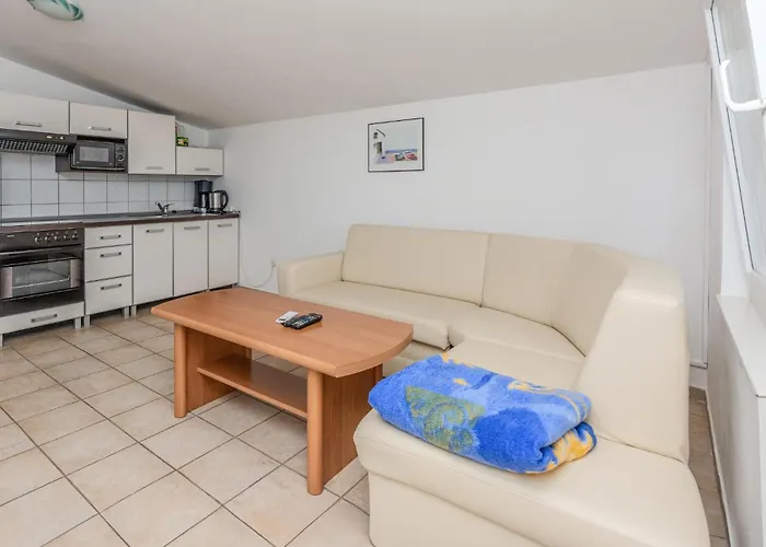 Beautiful In With Kitchen נין