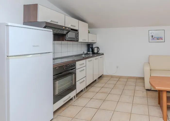 Beautiful In With Kitchen נין